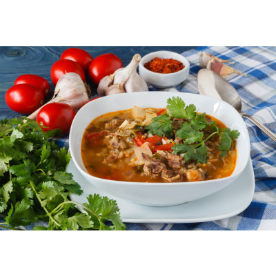 Georgische Kharcho mit Rindfleisch - Rezept | Georgische Kharcho mit Rindfleisch - Geoweinhaus